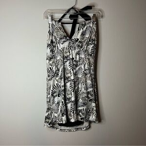 Women’s Simply Fit black and white banana leaf printed one piece swim suit 1X